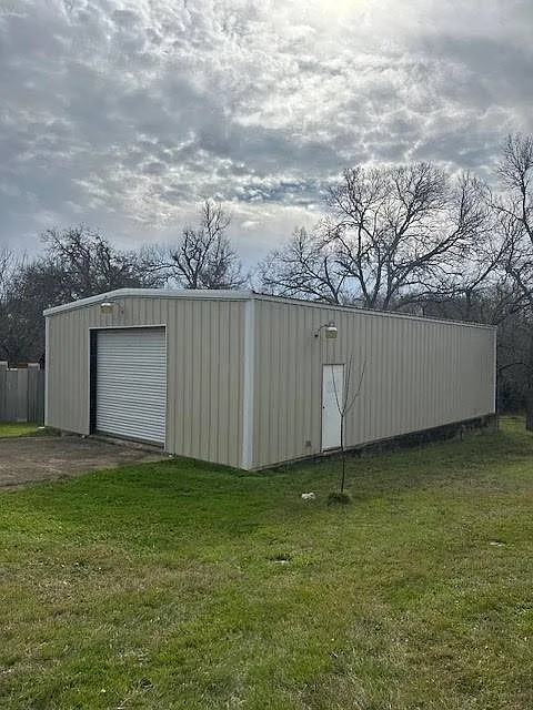 3 bed, 2.0 bath, 1700 sqft, $3,100 — Photo 4