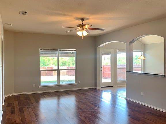 2nd image of 612 Antonio Ln