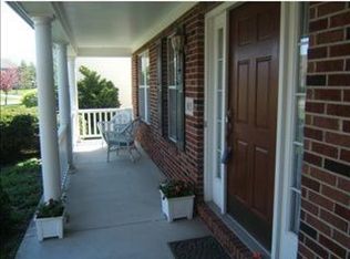 1613 Country Club Dr, Pittsburgh, PA 15237