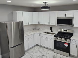 297 Beacon Blvd, Chicago Heights, IL 60411