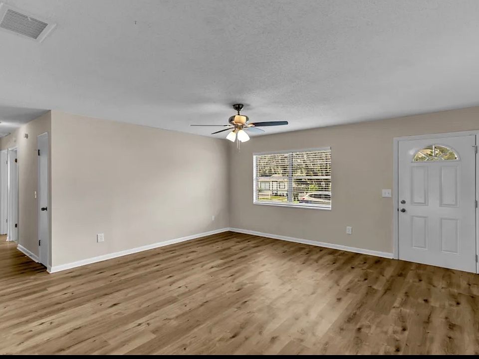 1st image of 8721 N Dexter Ave