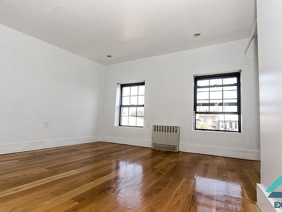2nd image of 233 Jefferson St #3LAURA