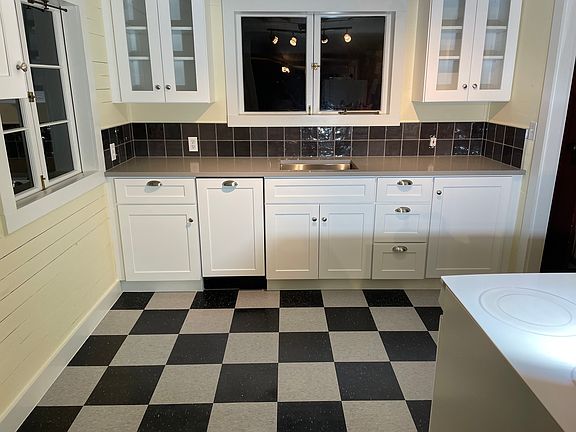 5th image of 18840 Angeline Ave NE