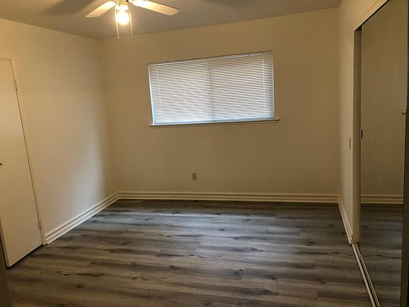 3rd image of 20700 Clark St