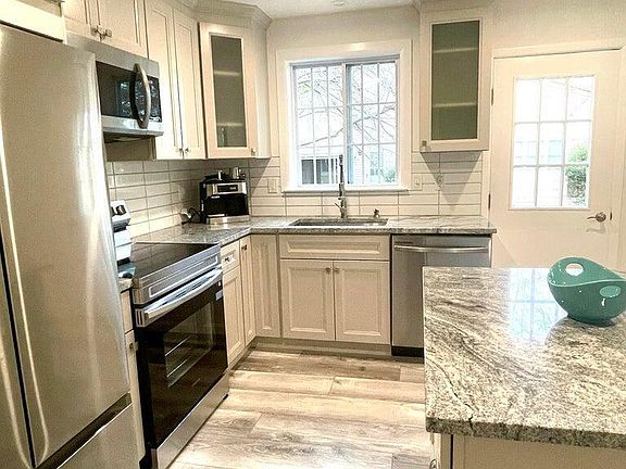 4th image of 19B Maplewood Dr Space 52