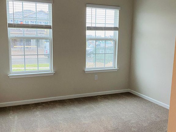 3rd image of 29307 Meadowcroft Ln