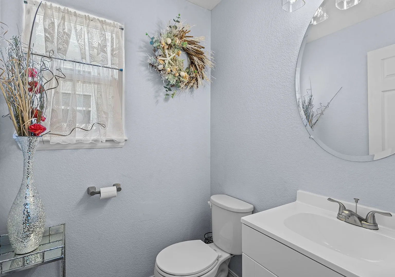 4 Bed 3 Bath in 80831!! — Photo 3