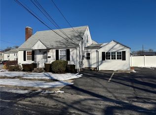4 Crossway Rd, Cranston, RI 02910