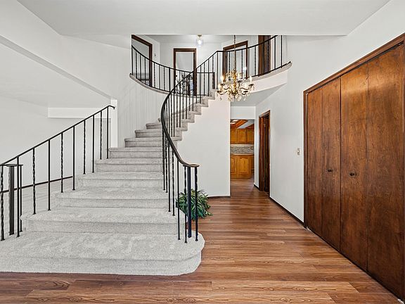 3rd image of 71800 Coon Creek Rd