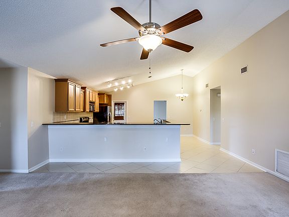 3rd image of 10448 Tara Dr