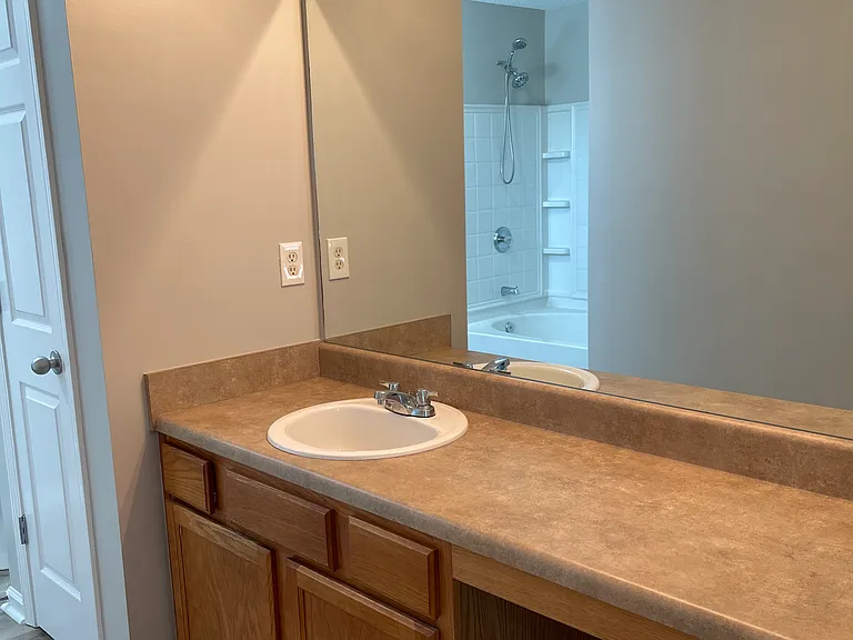 166 Rosemont Ct — Photo 28