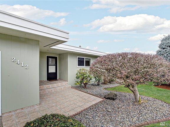 4th image of 2412 Bridgeview Dr