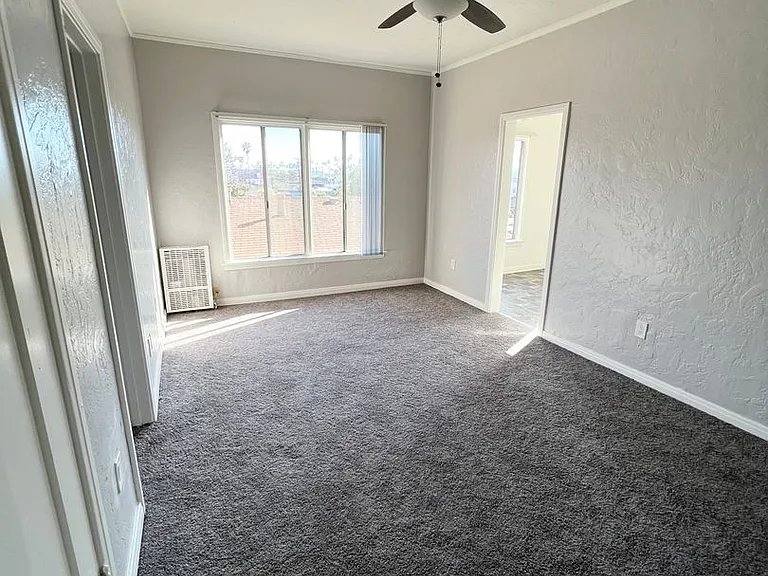 1147 Broad Ave — Photo 3