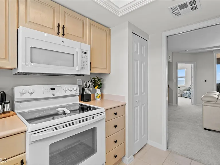 9577 Gulf Shore Dr #703 — Photo 14