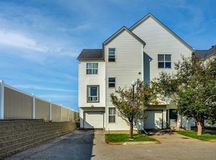 200 W Hidden Hills Ter NW #28, Calgary, AB T3A 6E3