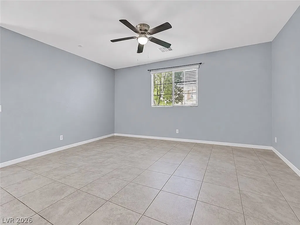 3 bed, 2.5 bath, 1827 sqft, $2,400 — Photo 4