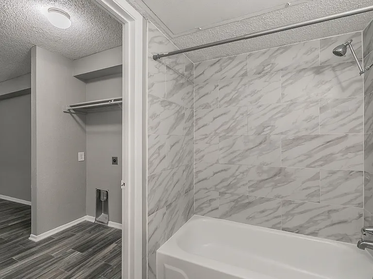 Station 121 at Town Center Apartments — Photo 208