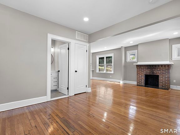 3rd image of 1025 Townsend Avenue