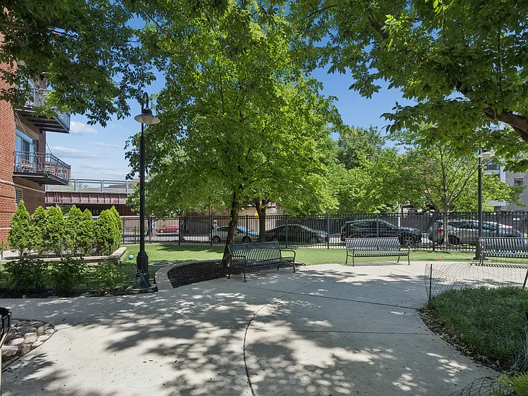 2310 W Saint Paul Ave #501 — Photo 22