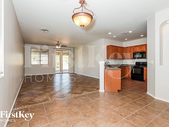 4th image of 4954 E Odessa Dr