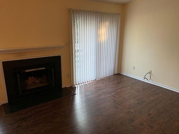3rd image of 9605 Vinca Cres #G