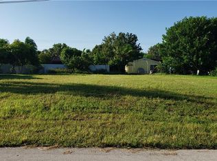 1806 SE 4th St, Cape Coral, FL 33990