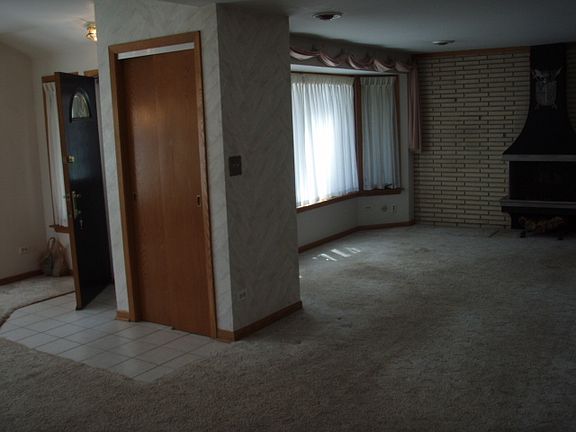 3rd image of 9932 S Cicero Ave