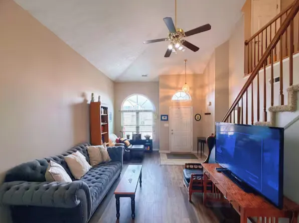 2520 Checkerberry Dr, Lexington, KY 40509