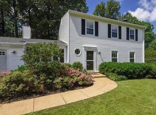 12613 Glenbrooke Woods Dr, Herndon, VA 20171
