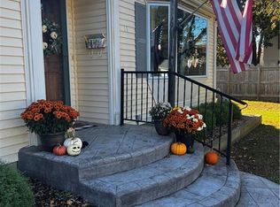 11 Friendship St, Norwich, CT 06360