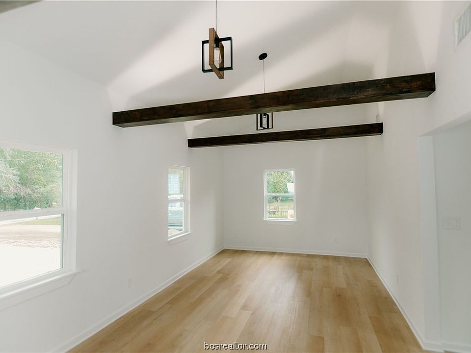 1st image of 62 Palisade Cir