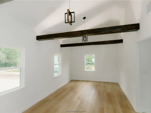 62 Palisade Cir, Huntsville, TX 77320