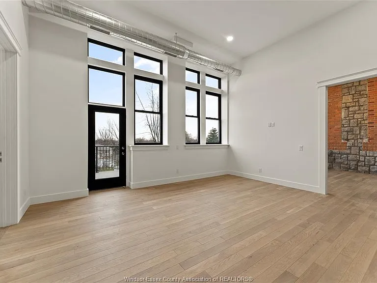 247 Brock St #303 — Photo 14