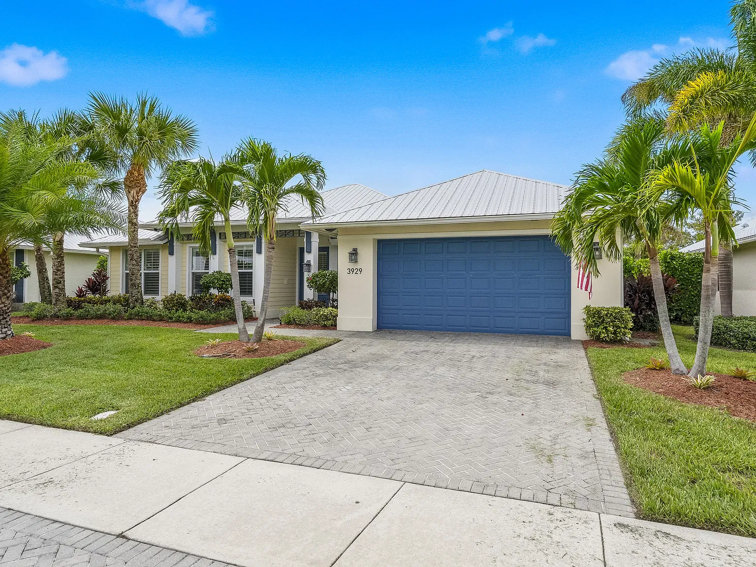 4 bed, 1984 sqft, $8,000 — Photo 1