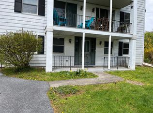 323 Spring Glen Dr #A6, Ephrata, PA 17522