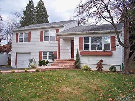1st image of 25 Bruce Ln