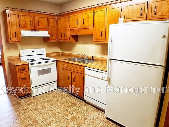 2nd image of 706 Peachers Dr Unit B