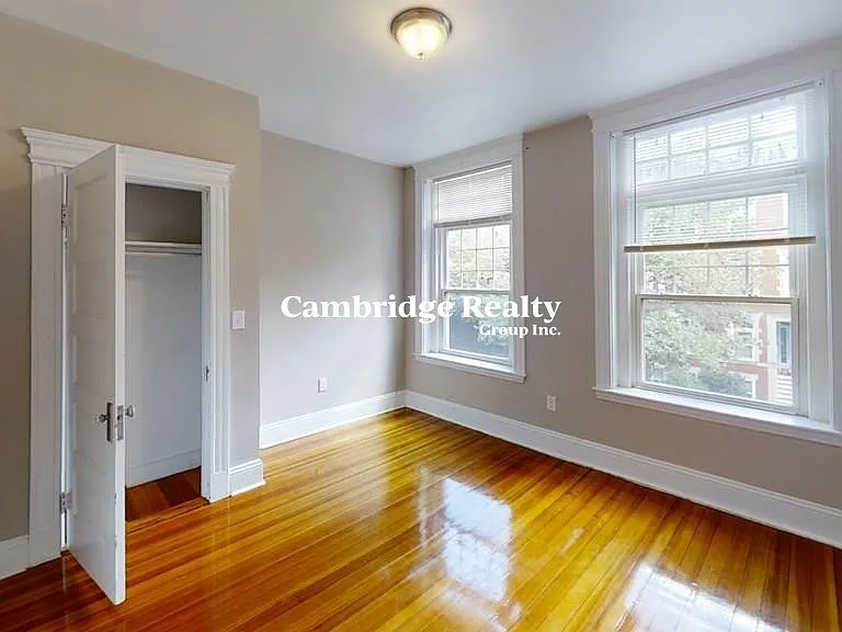 7 Strathmore Rd #2T — Photo 4