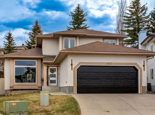 117 E Straddock Ter SW, Calgary, AB T3H 2T4