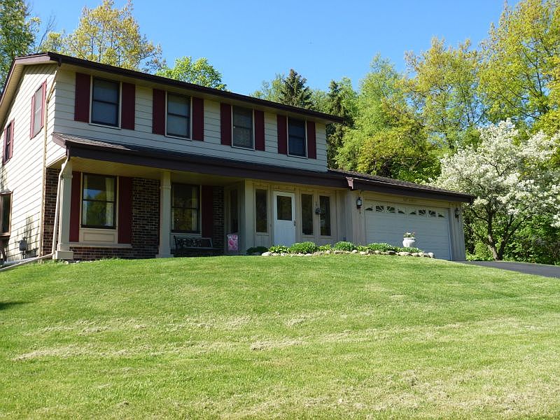 1st image of S27W29957 N Bethesda Cir