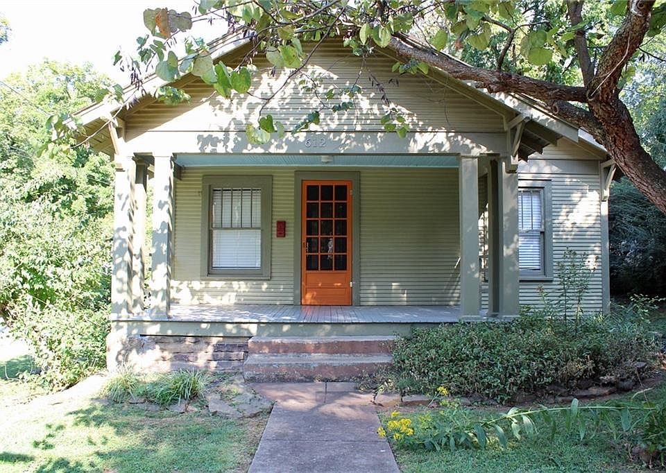 1st image of 612 N Walnut Ave