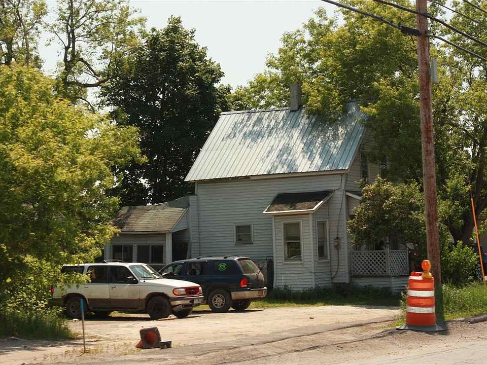 2nd image of 368 E Main St