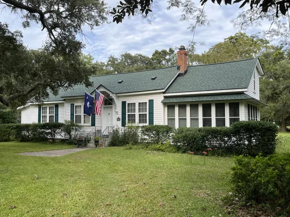 718 Morrison St, Mc Clellanville, SC 29458