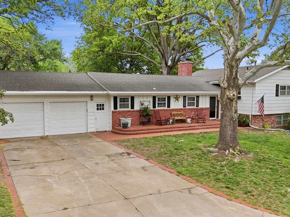 608 W 8th St, Newton, KS 67114