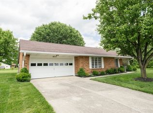 6820 Willow Creek Dr, Dayton, OH 45424