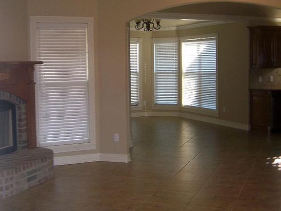 3rd image of 503 Brompton Ln