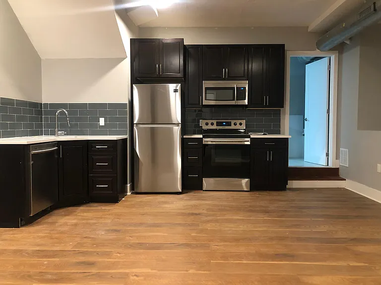 1521-1523 W Girard Ave #B1 — Photo 16