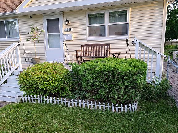 3rd image of 1238 Lester Ave