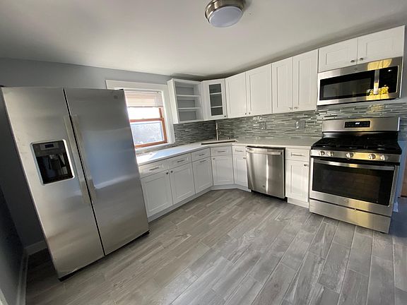 4th image of 3035 N Christiana Ave #3