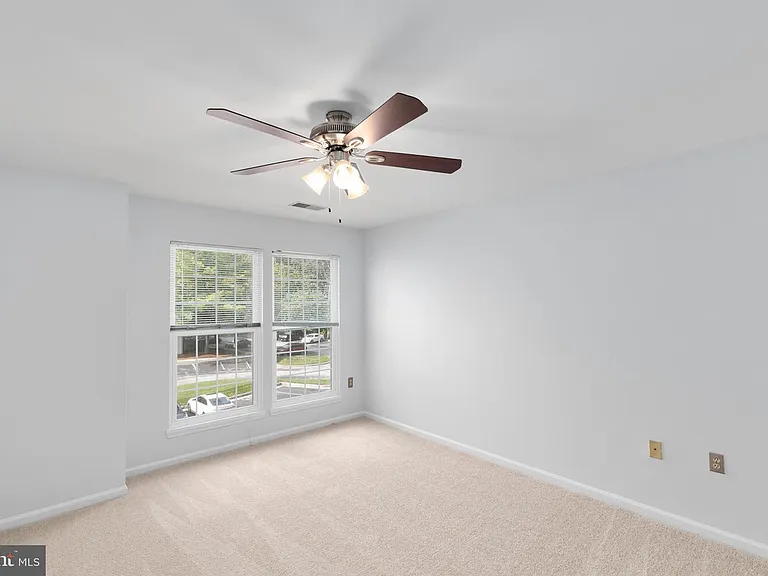 4406 Silverbrook Ln #302 — Photo 6